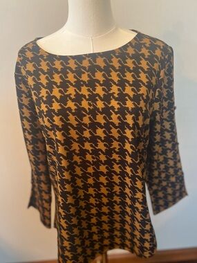 Ann Taylor Gold Black Herringbone Pattern Scoop Neck Top Medium Slit Sleeves